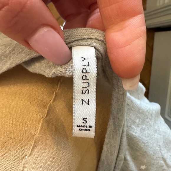 Z Supply grey tshirt size S - Picture 4 of 4